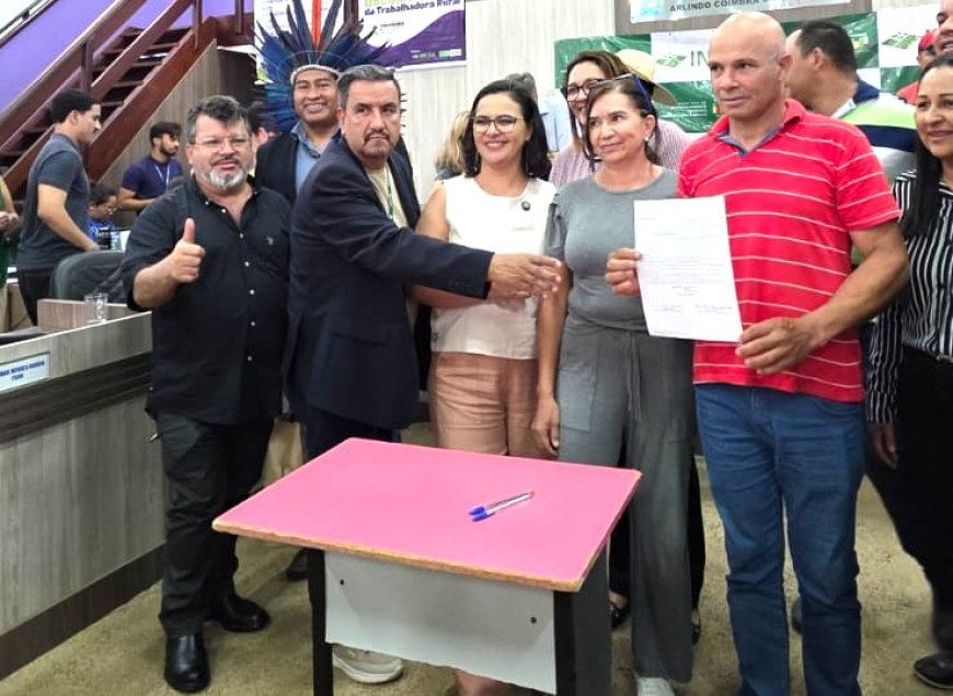 Carlos Bernardo participa de ato da agricultura familiar em Nioaque