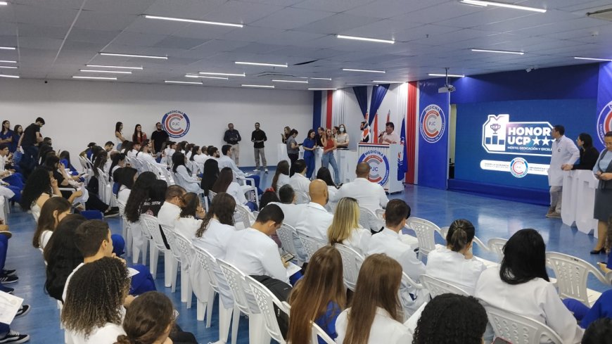 UCP-PJC entrega “Certificado de Mérito Acadêmico”  a alunos destaques do curso de Medicina